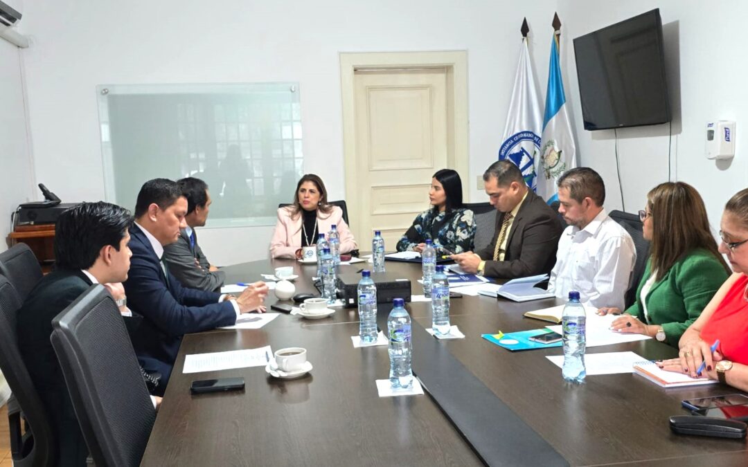 Reunión con Secretario General del Registro Nacional de las Personas (RENAP), el Licenciado Marco Antonio Posadas